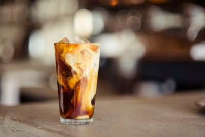 Zo drink je proffee, de eiwitrijke koffietrend van nu